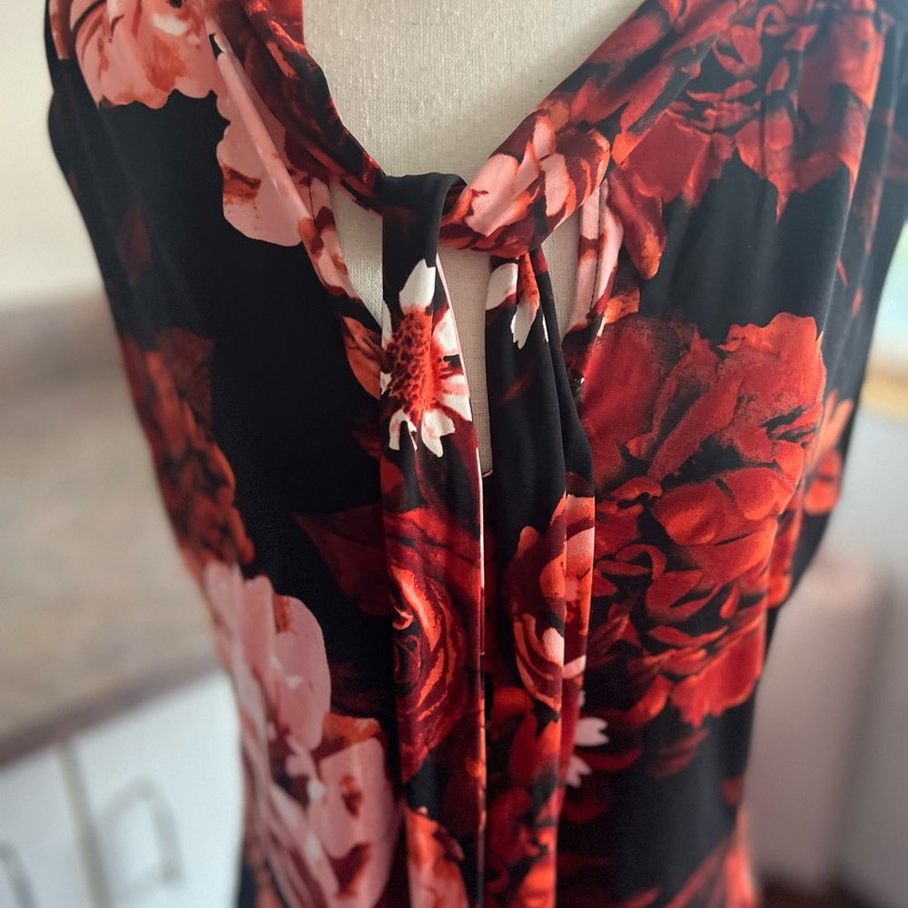 Floral Halter Sleeveless Blouse - Picture 3 of 4